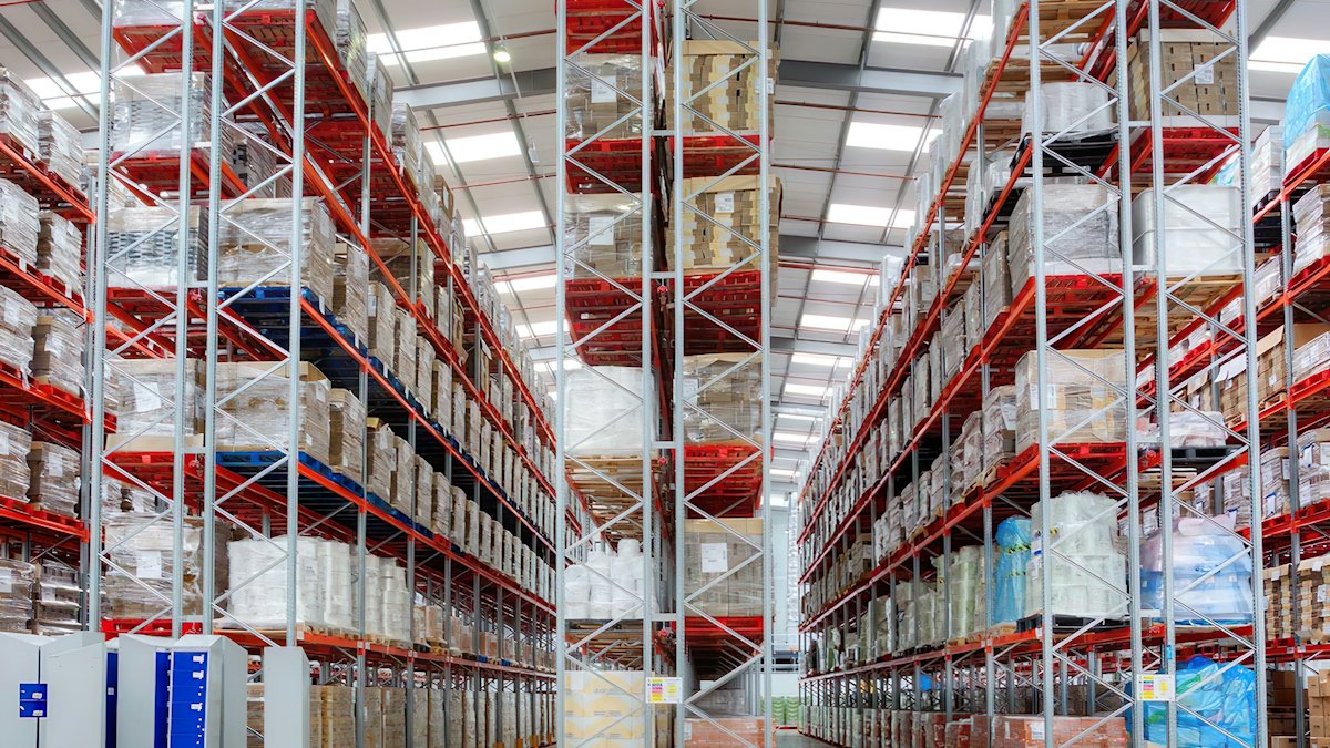 Hệ thống kệ được bảo dưỡng tốt luôn chắc chắn và gọn gàng
